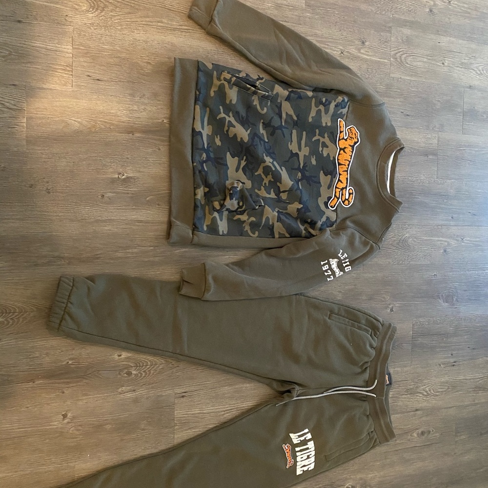 Le Tigre men’s jogging set